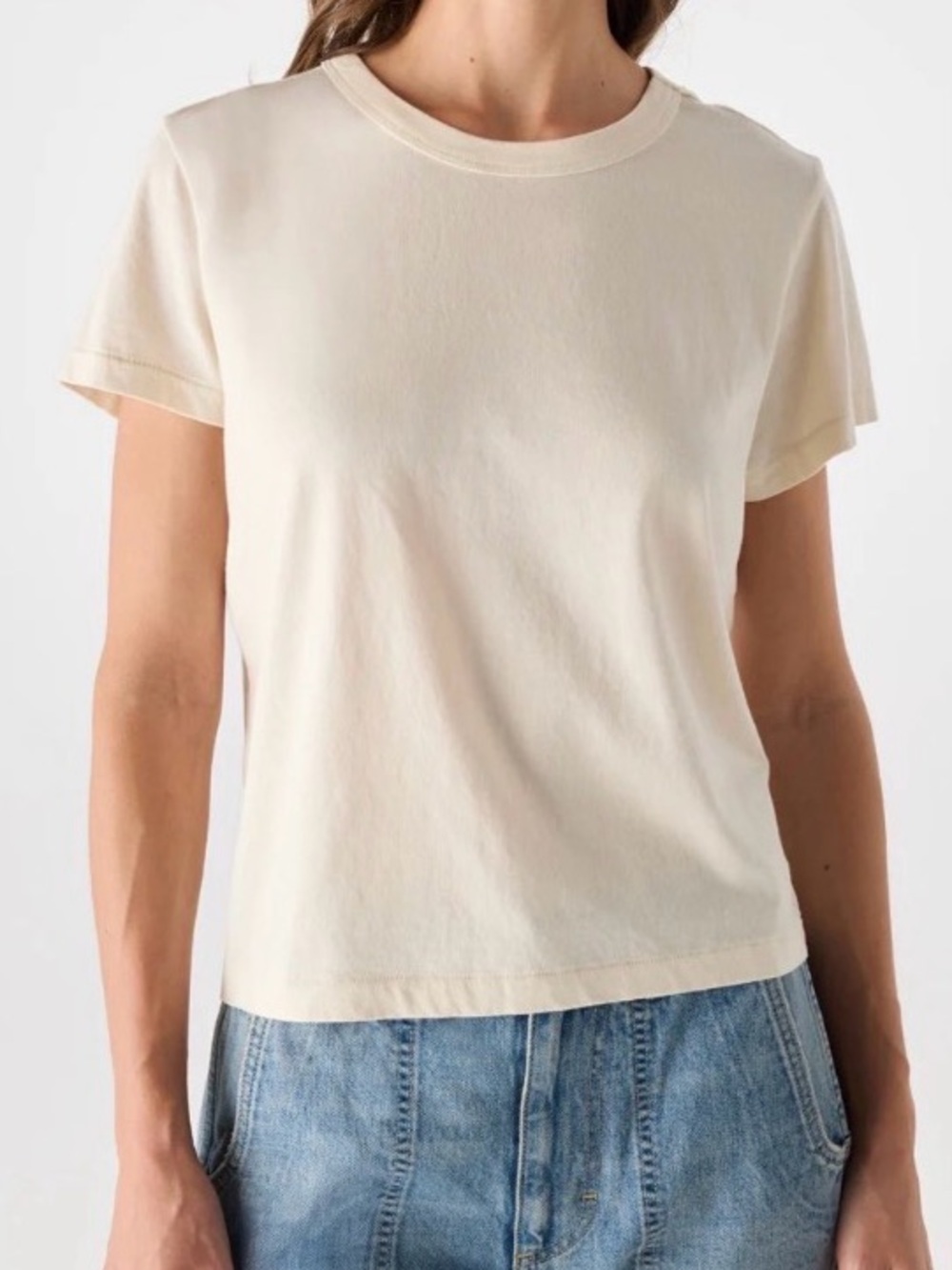 AMO Short Sleeve Crewneck Tee in Light Cream